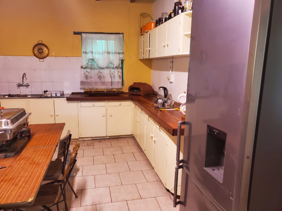 18 Bedroom Property for Sale in Trekoskraal Western Cape